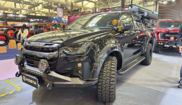 实力即排面！全新D-MAX 3.0T改装车闪耀2026 GT Show