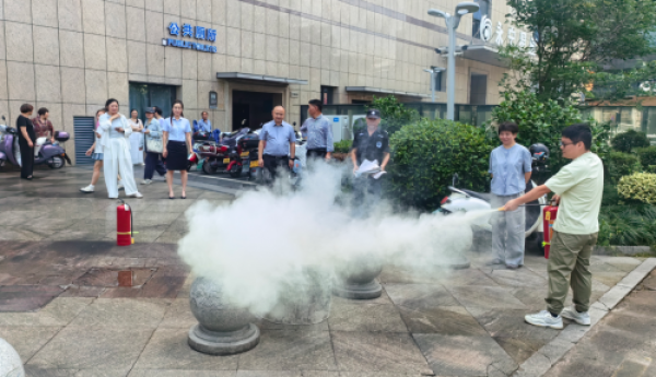 中国人寿财险丽水中心支公司积极开展消防安全培训及实战演练活动