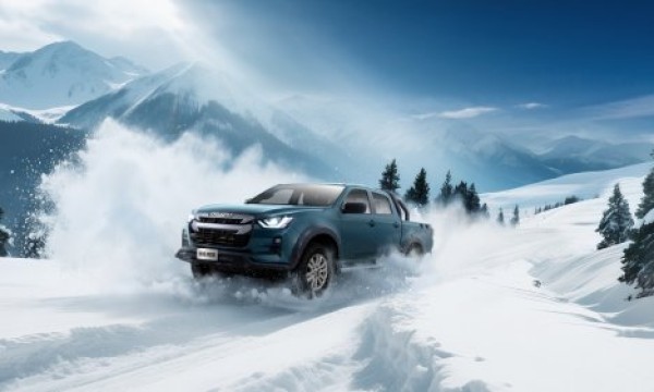 驭雪而行，铃拓寒区版重塑冬日出行境界