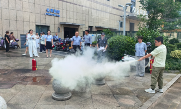 中国人寿财险丽水中心支公司积极开展消防安全培训及实战演练活动